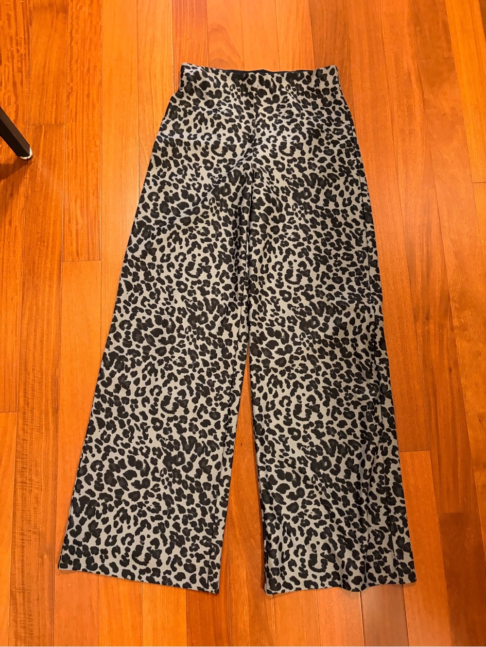 Boston Proper Black & Gray Wide Leg Palazzo Leopard Print Pants